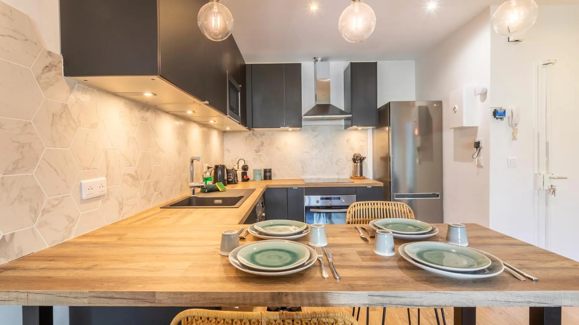 Amazing 1Br-4P Apartment - Marseille Rue Nau 0*,